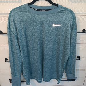 Nike - Women’s Long Sleeve T-shirt